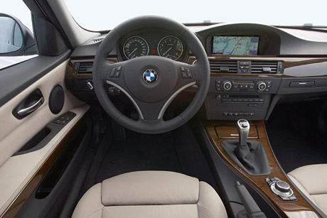 2011 BMW 335i interior