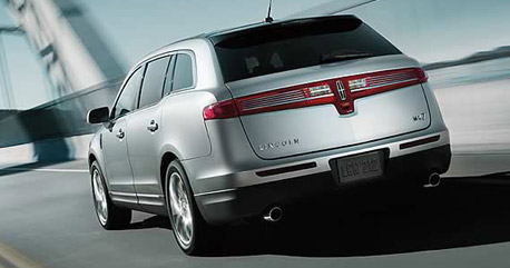 2011 Lincoln MKT rear view