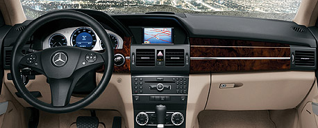 2011 Mercedes GLK 350 interior