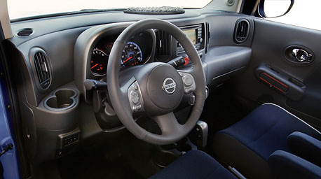 2012 Nissan Cube interior