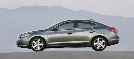 2013 Acura ILX side view