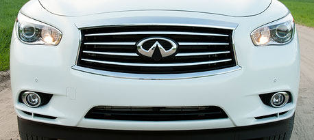 2013 Infiniti JX35 front grille
