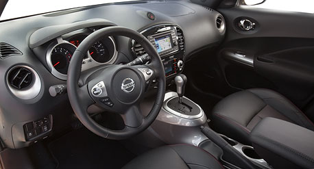2013 Nissan JUKE interior