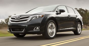 2013 Toyota Venza XLE front angle view