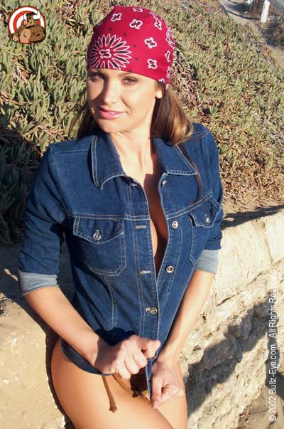 Featured Model: Jennifer (August 2002)